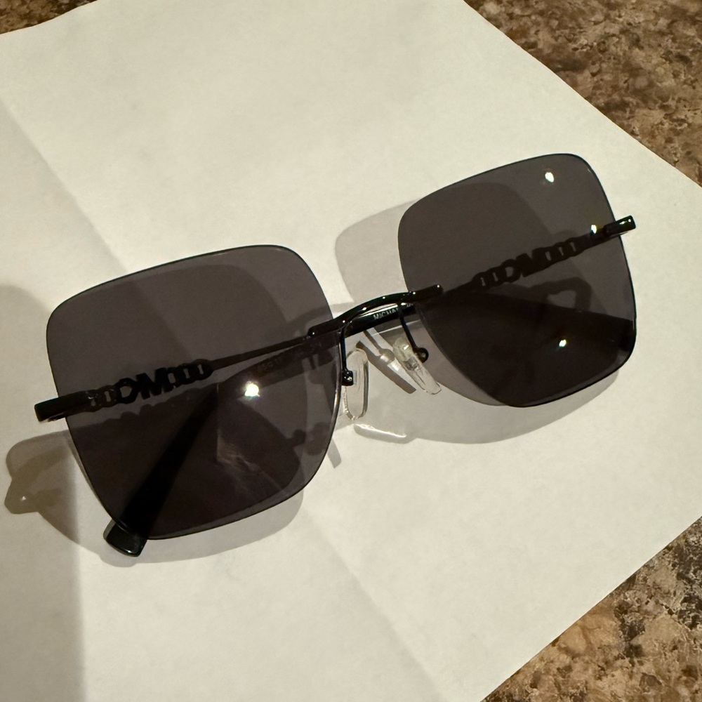 Like New Michael Kors Women’s MK1150 Quebec Sunglasses In Black